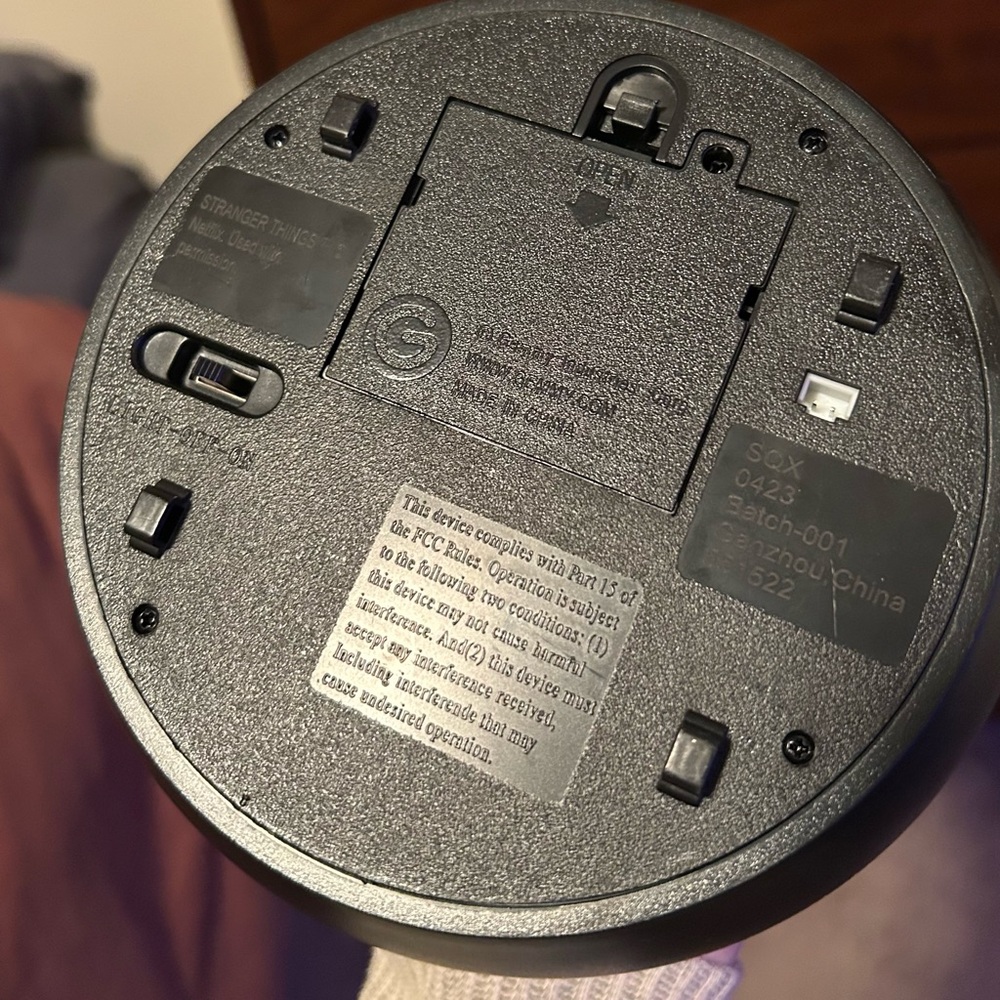 Stranger Things Halloween LED Shadow Lights Spinning Globe - Picture 8 of 9